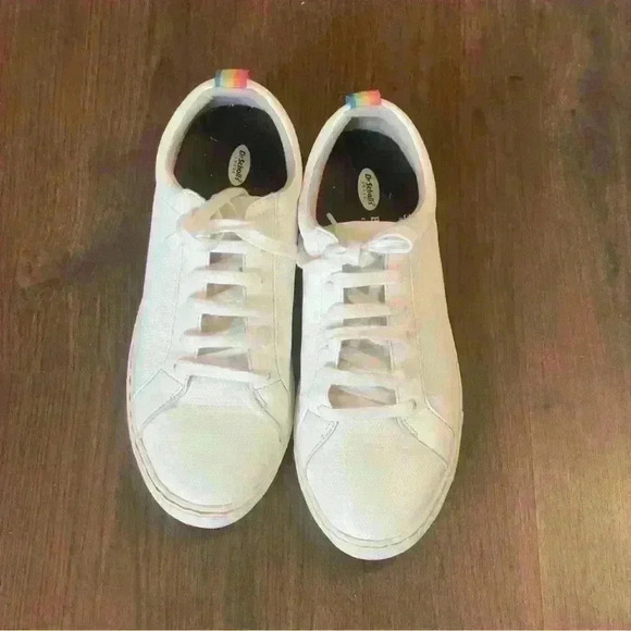 White Sneakers Size women 8.5 Rainbow trim on low top white sneakers - Picture 1 of 6
